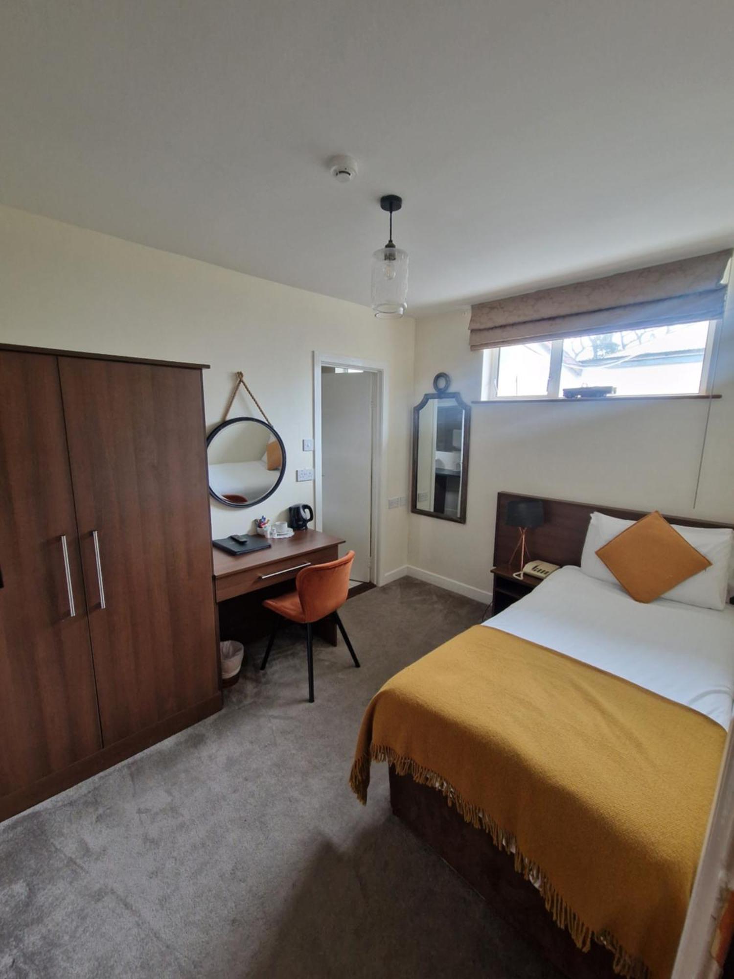 Arnolds Hotel Данфанахи Экстерьер фото